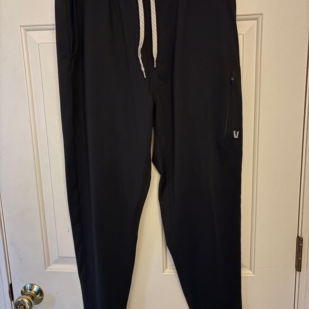 Black Men's Ponto Performance Vuori Joggers Pants